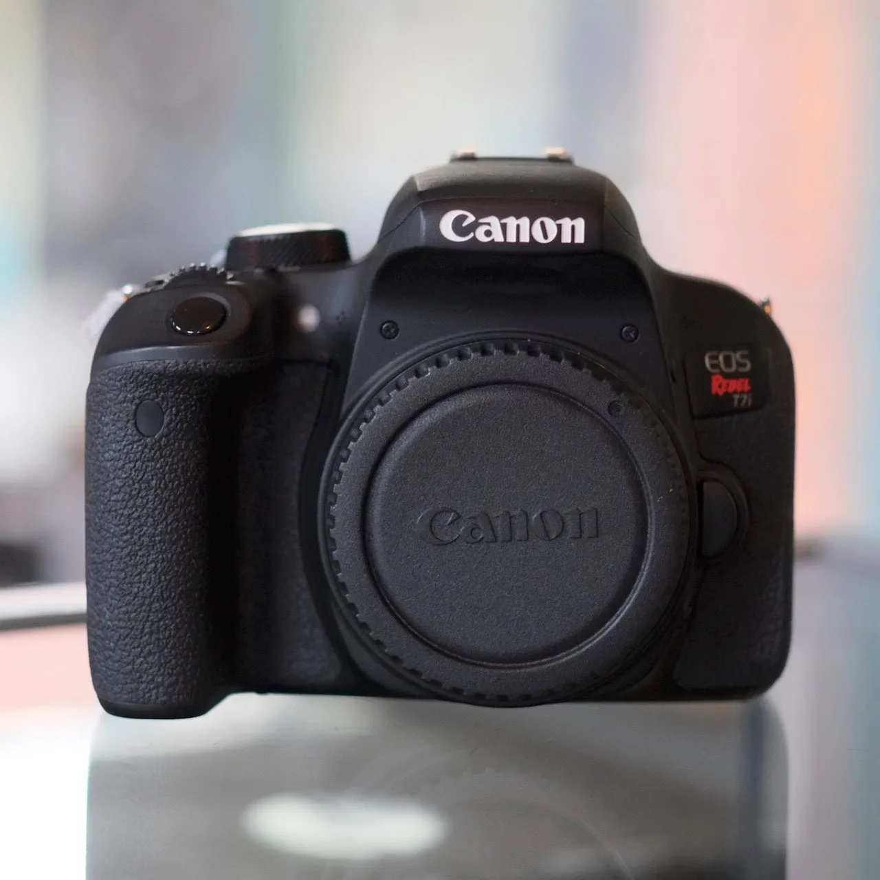 Canon EOS Rebel T7i