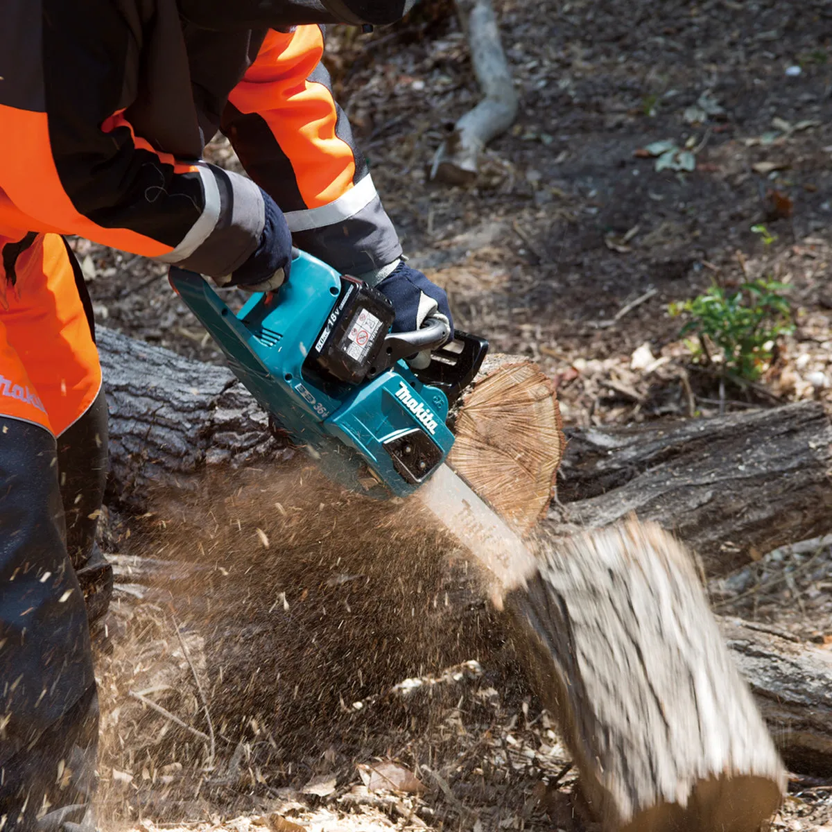 Makita DUC305PT2 36V Brushless Chainsaw 30cm with 2 x 5.0Ah Batteries & Charger