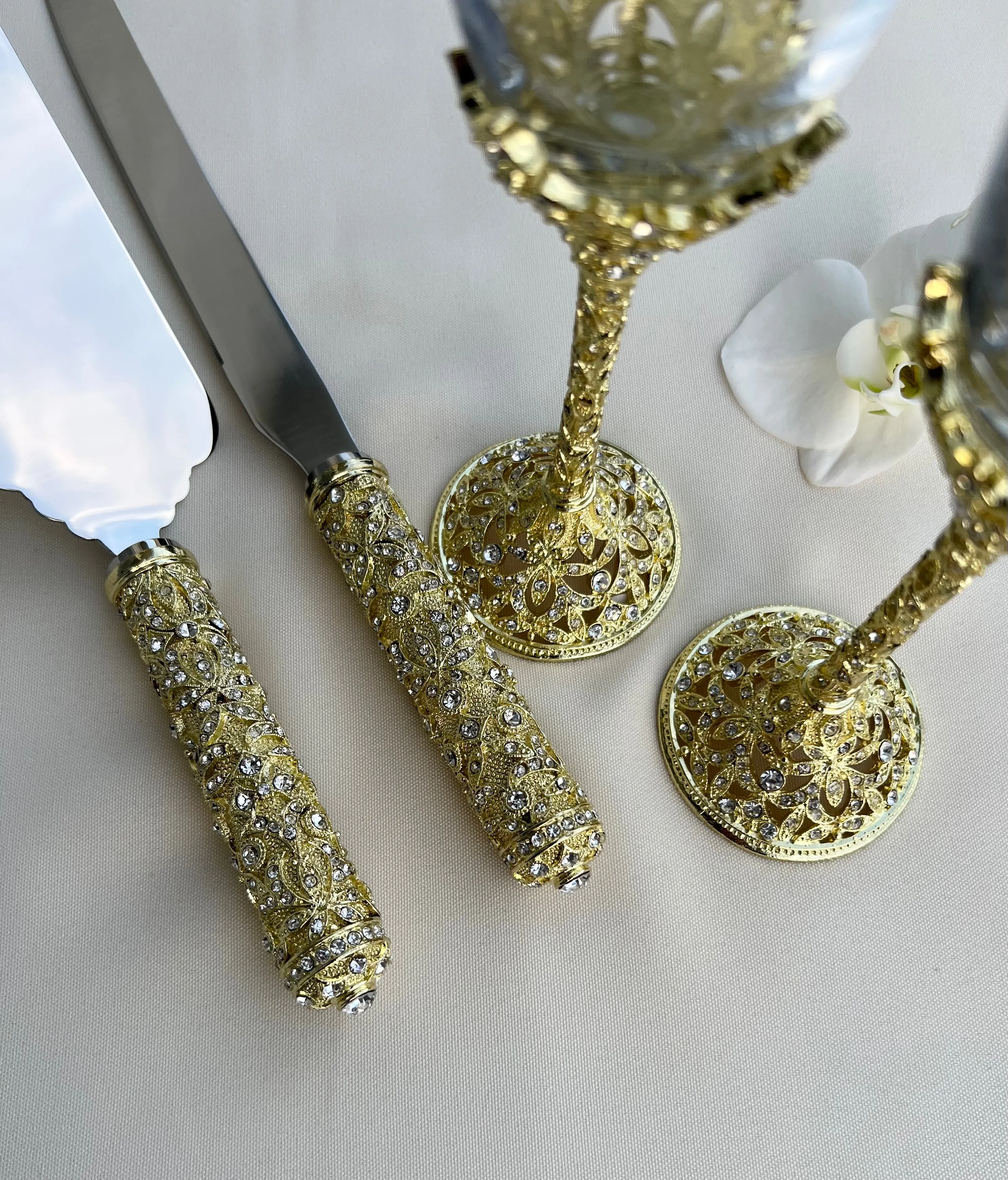 Wedding  Champagne Flutes with Cake Knife Set Decorated with Sparkling Rhinestone Crystals