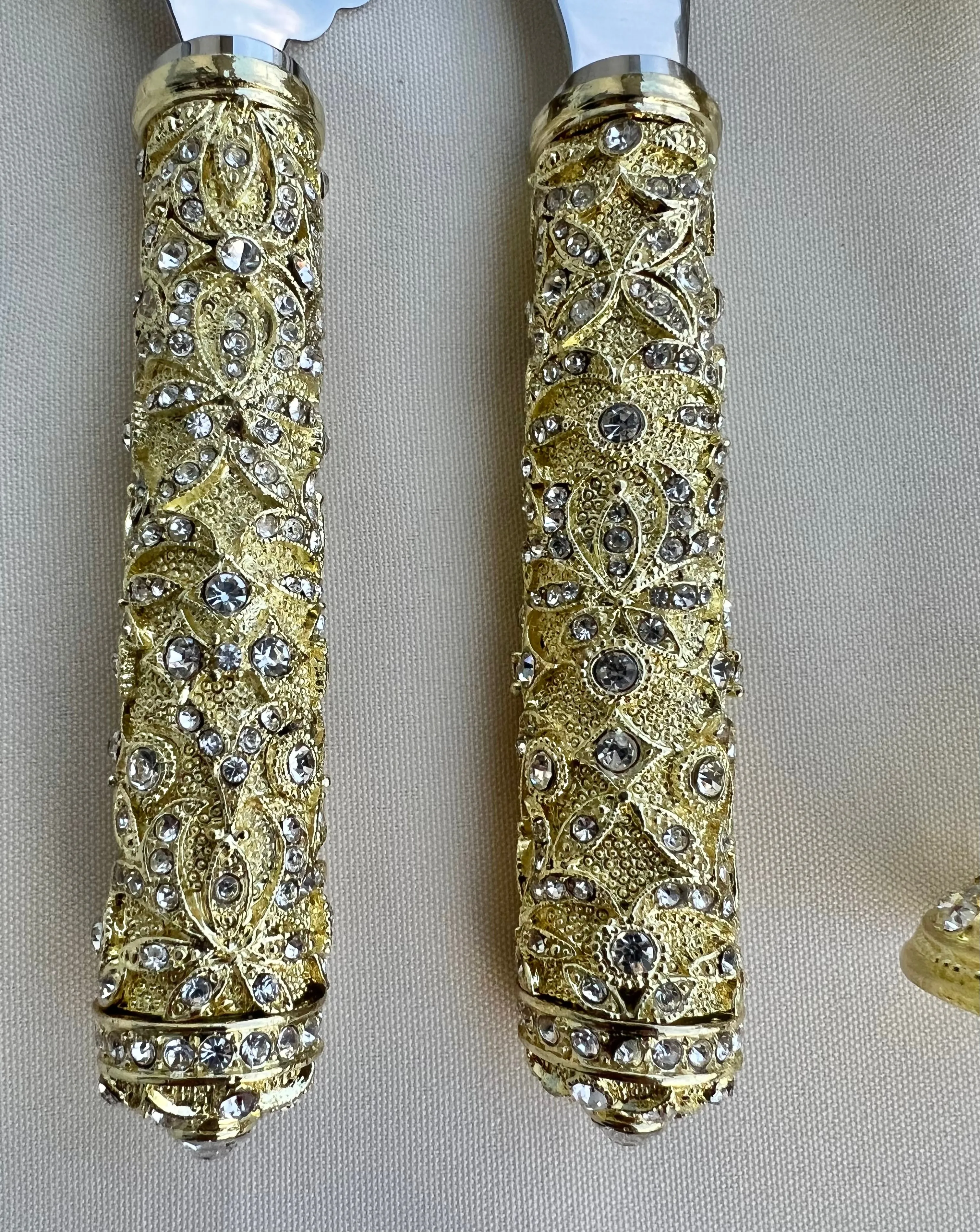 Wedding  Champagne Flutes with Cake Knife Set Decorated with Sparkling Rhinestone Crystals